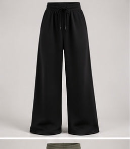 Wide-Leg Sweatpants in Black