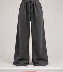Wide-Leg Sweatpants in Charcoal