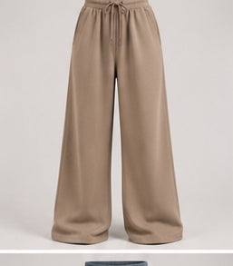 Wide-Leg Sweatpants in Camel